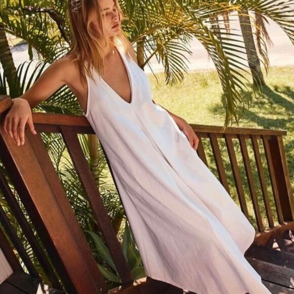 Free People FP Beach Women's Luisa White Pleated Sleeveles Midi Dress Sz Small - Picture 1 of 12